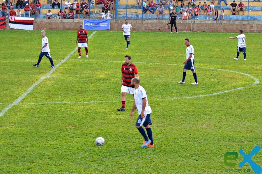 Flamengo goleia Seleção Carmense em jogo marcante em Carmo do Paranaíba.